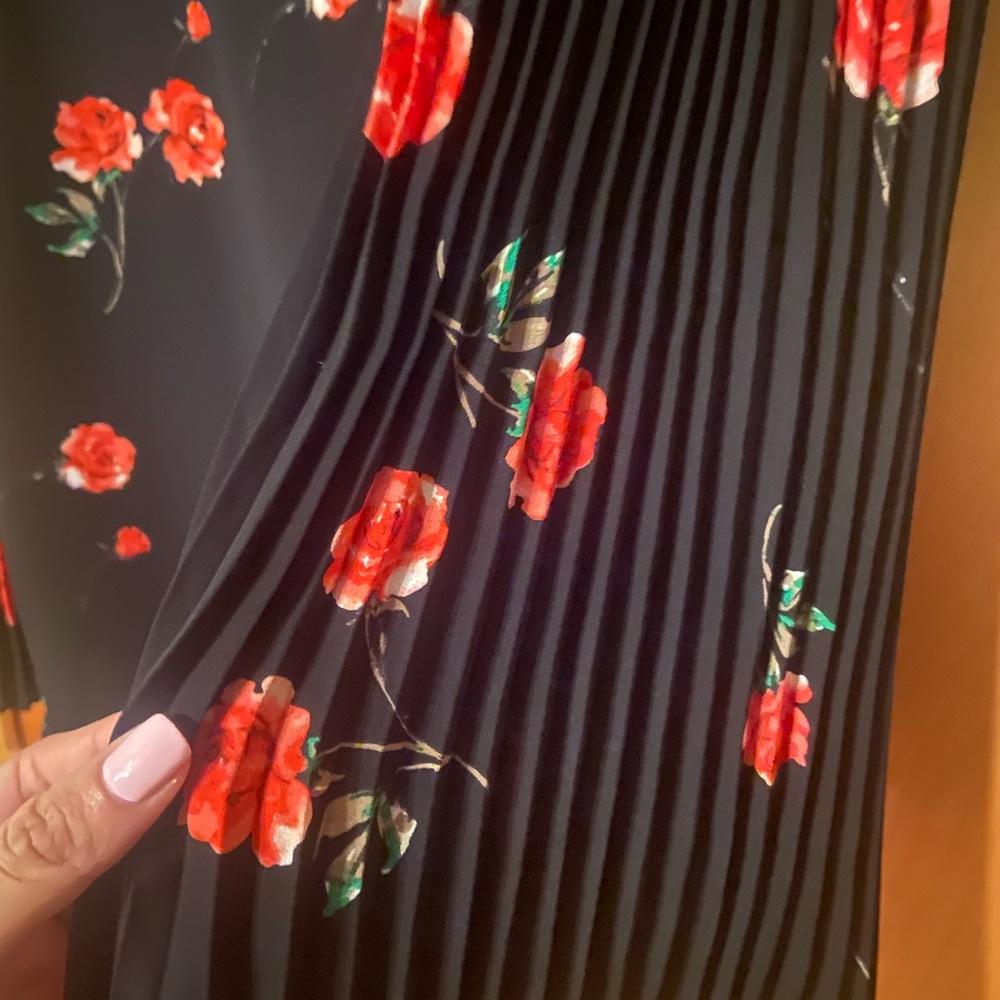 🛎️LAST CHANCE,2/$10‼️🛎️Ralph Lauren floral top - Picture 3 of 3